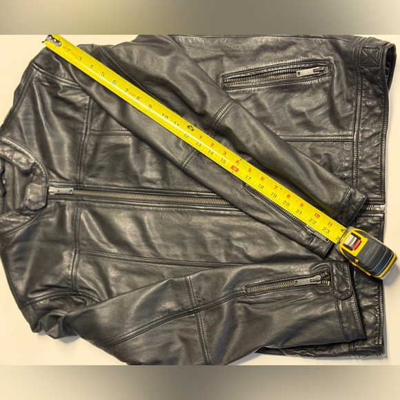 DKNY Men's Black Leather Jacket - Picture 10 of 10